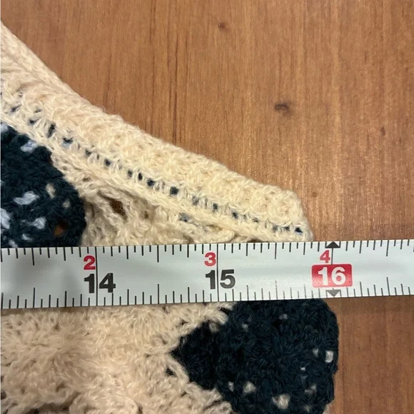 POL Cream and Blue Crochet Crop Top - Picture 5 of 6